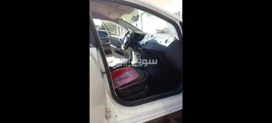 Seat ibiza 1.6 tdi modèle 2011 diesel