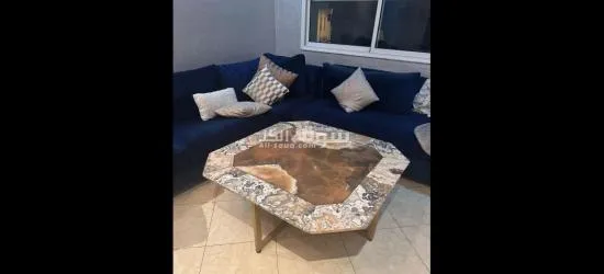 "طاولة قهوة سداسية فاخرة