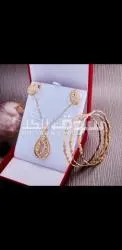 مجوهرات وا****سوارات